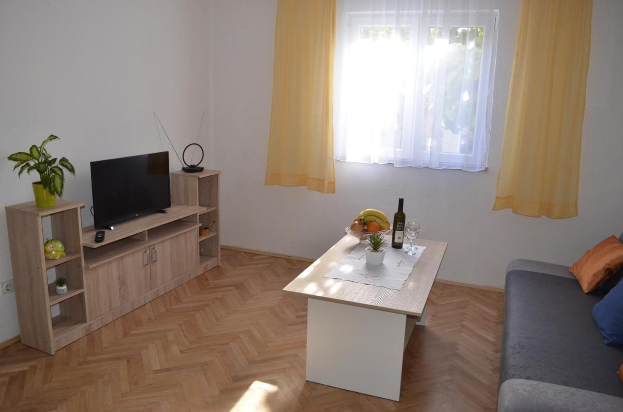 Apartment Ana Kastel Sucurac Exterior photo