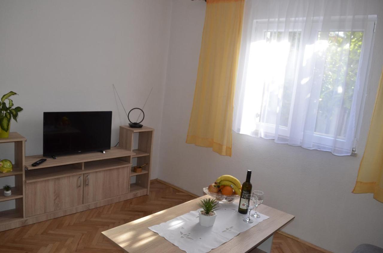 Apartment Ana Kastel Sucurac Exterior photo