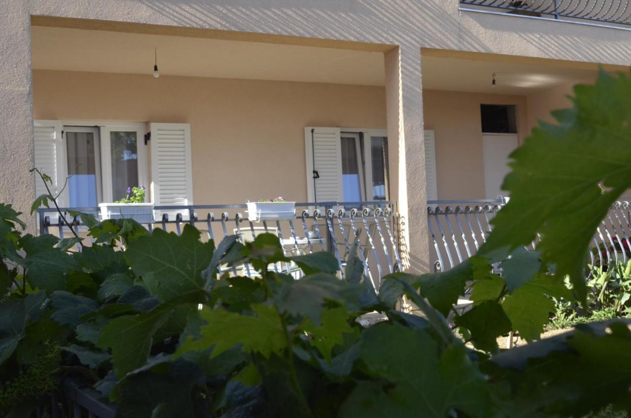 Apartment Ana Kastel Sucurac Exterior photo